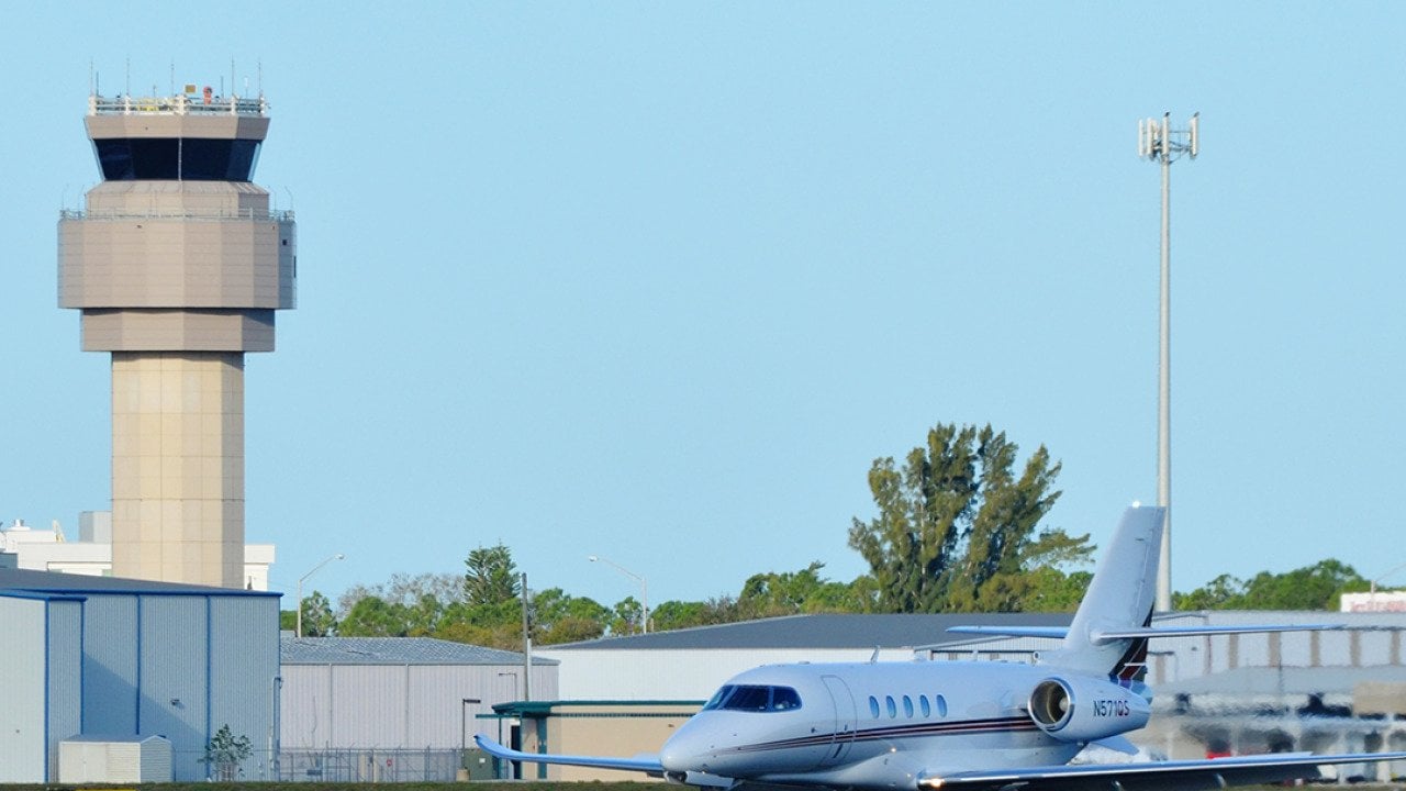 The accessibility gap: Commercial vs. private airport reach